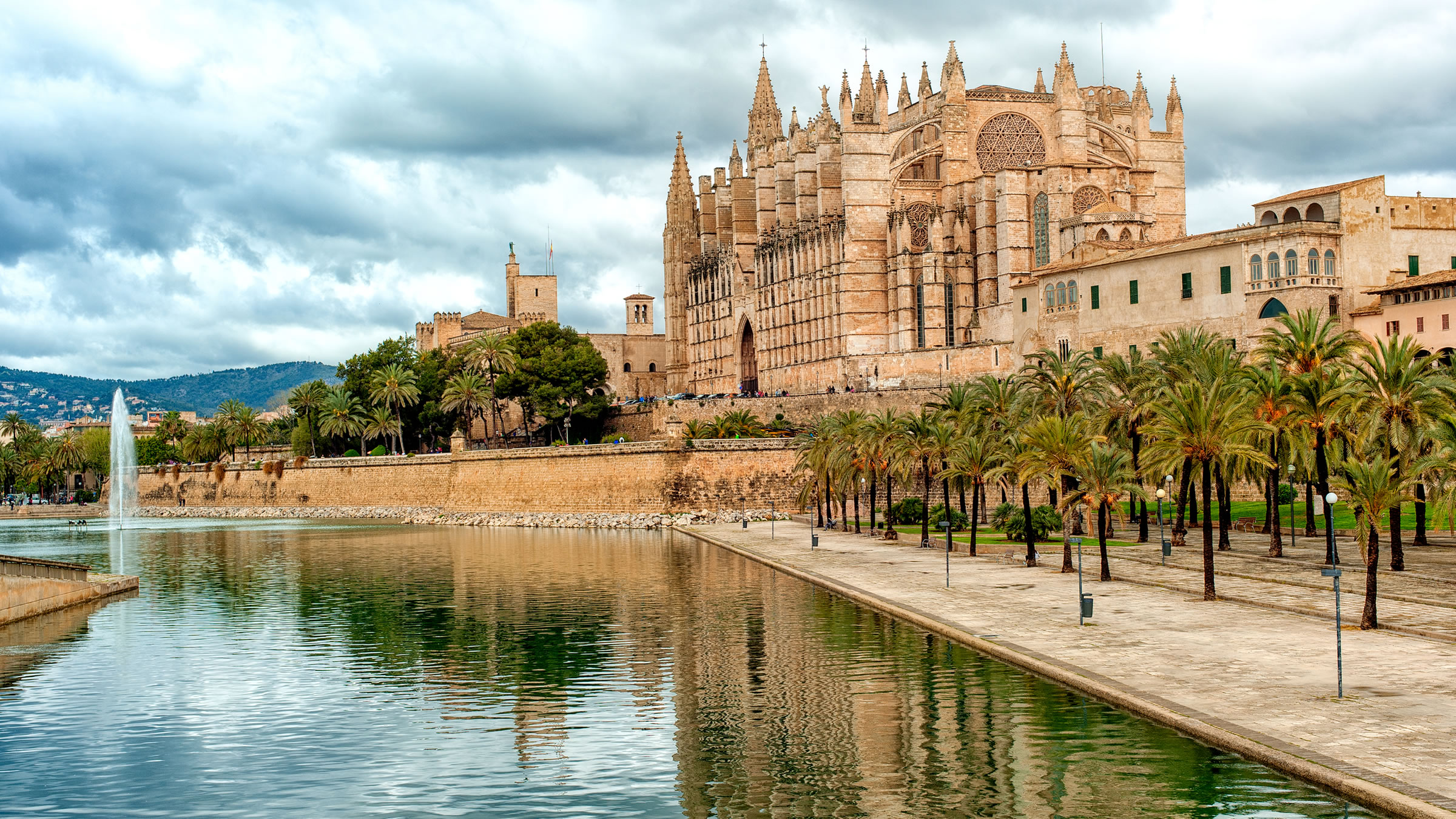 Palma De Mallorca The Capital Of Paradise Islands Outlook